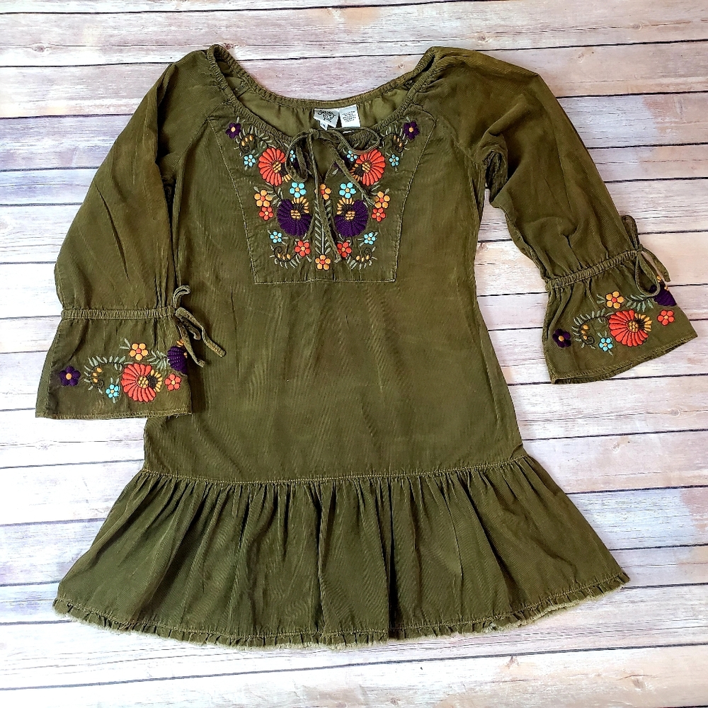 Ivy Jane Corduroy Floral Embroidered Boho/Hippie